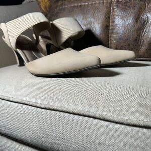 Life Stride Pump Shoes